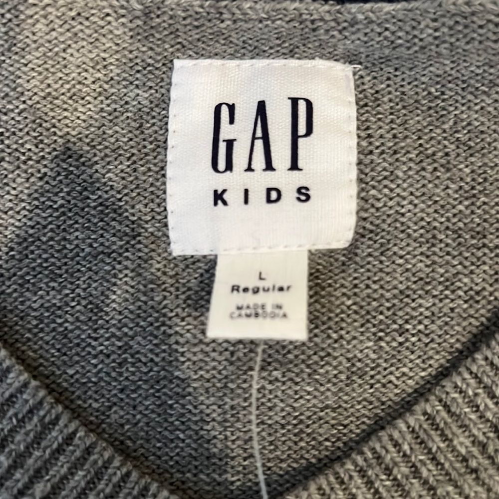 - Boys Gap kids large regular grey V-neck sweater - Picture 2 of 10